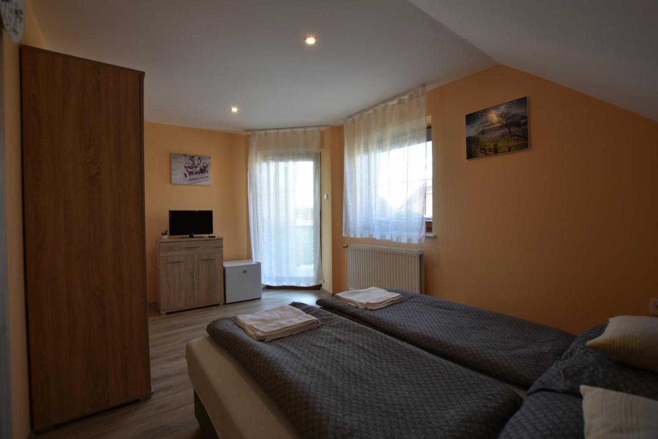 Отель Hoforras Wellness Vendeghaz Эгерсалок Экстерьер фото
